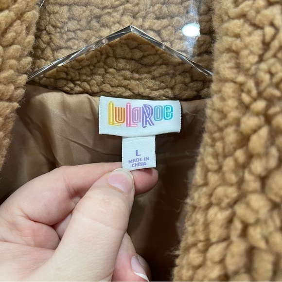 Lularoe Berlin Sherpa Cropped Jacket Tan Size Large - Picture 3 of 8